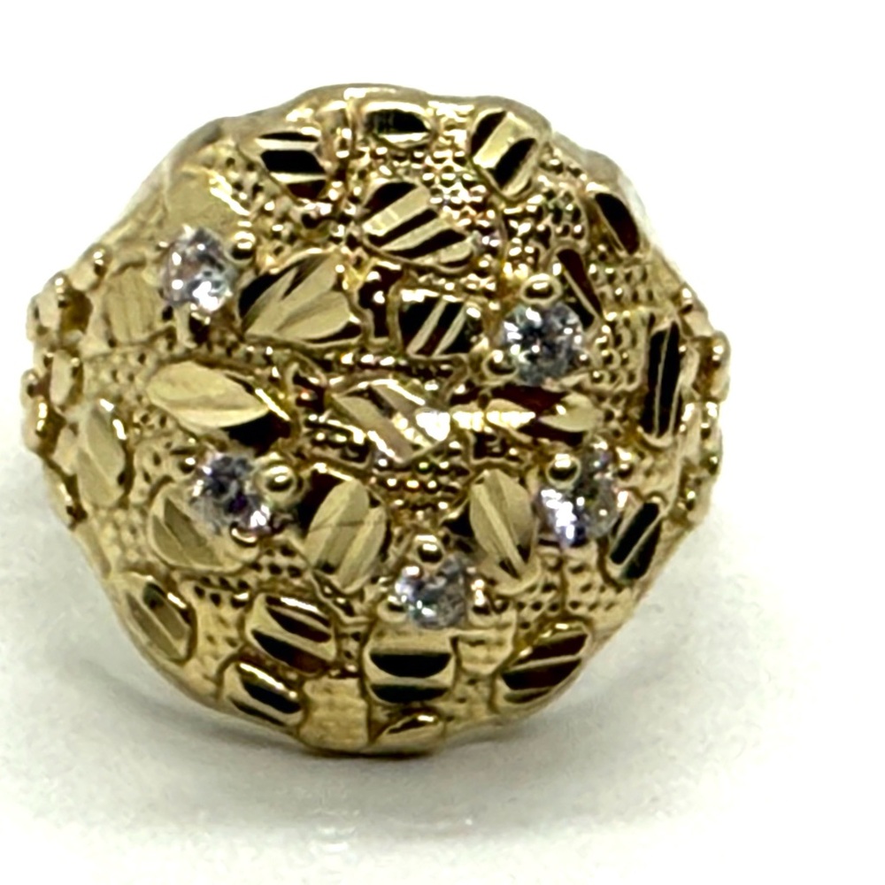 14k Nice Fancy Men Nugget Ring  Size:  8 3/4.  Grams :  6.6